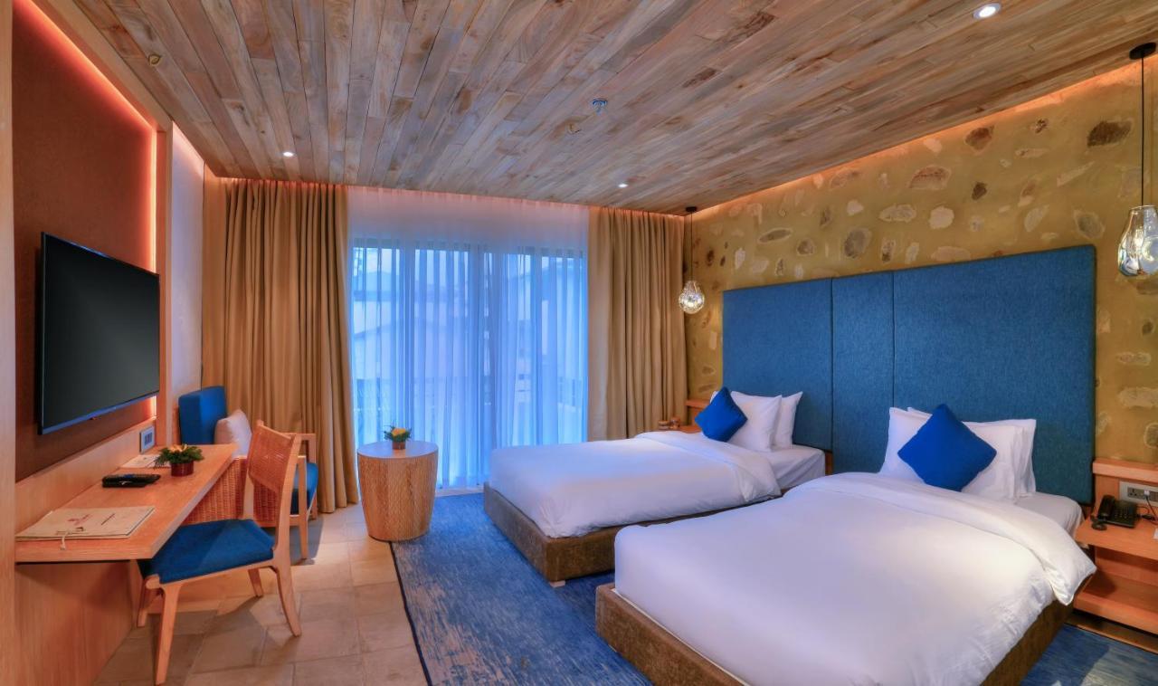 Hotel Barahi Pokhara Eksteriør bilde