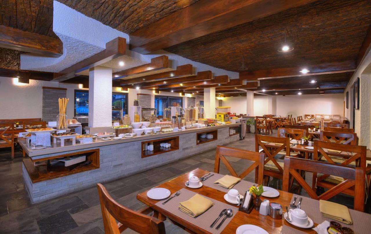 Hotel Barahi Pokhara Eksteriør bilde