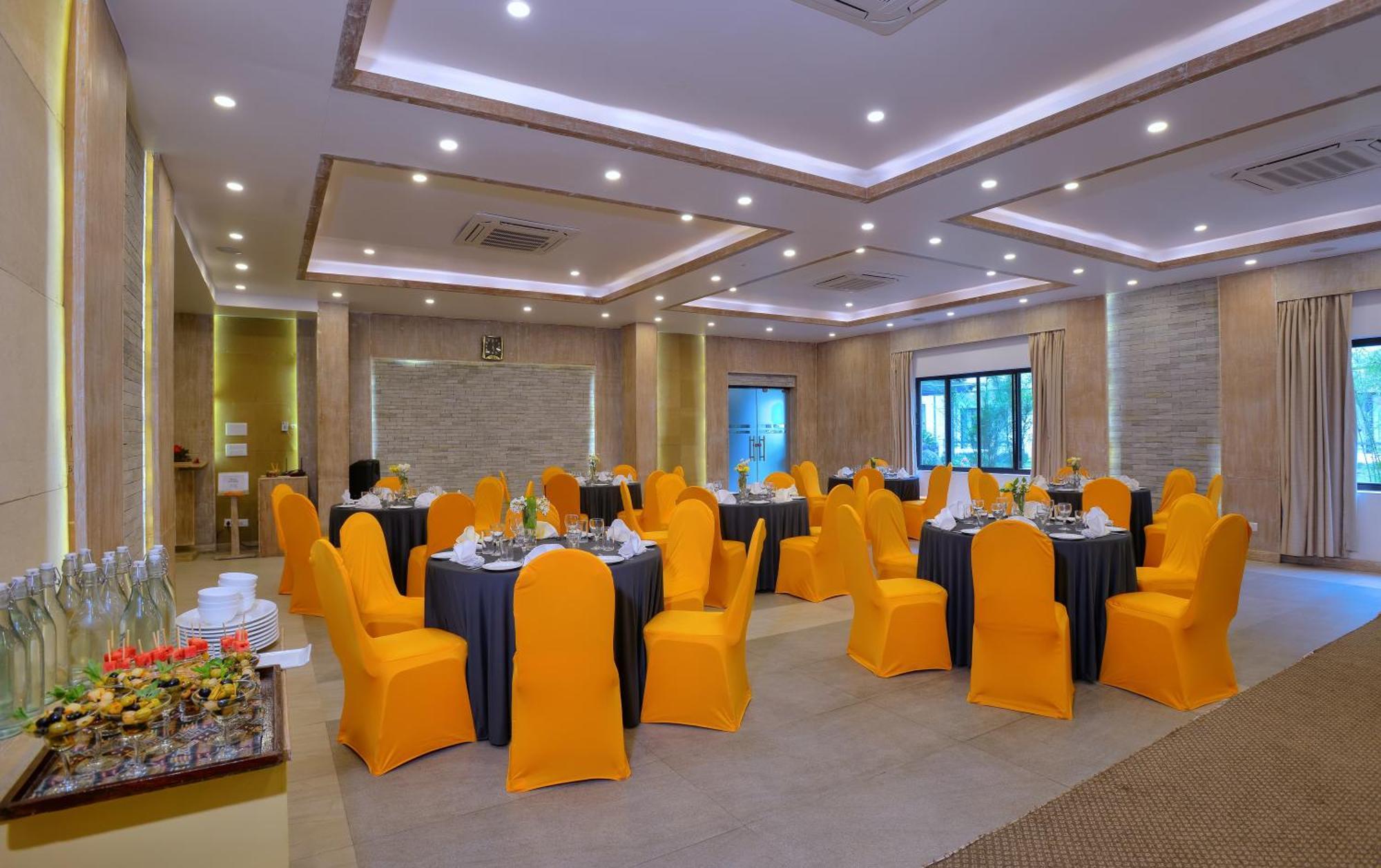 Hotel Barahi Pokhara Eksteriør bilde