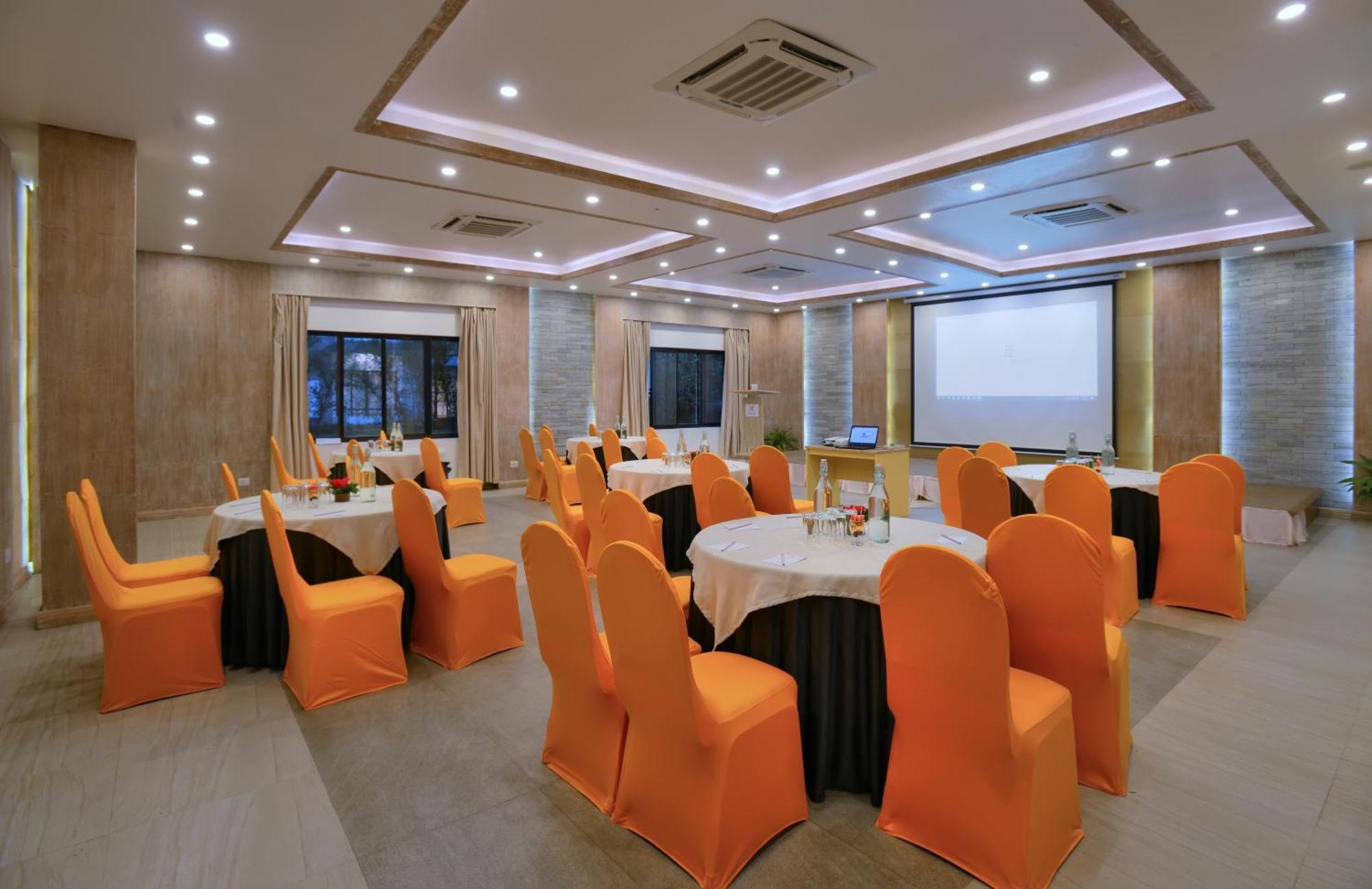 Hotel Barahi Pokhara Eksteriør bilde
