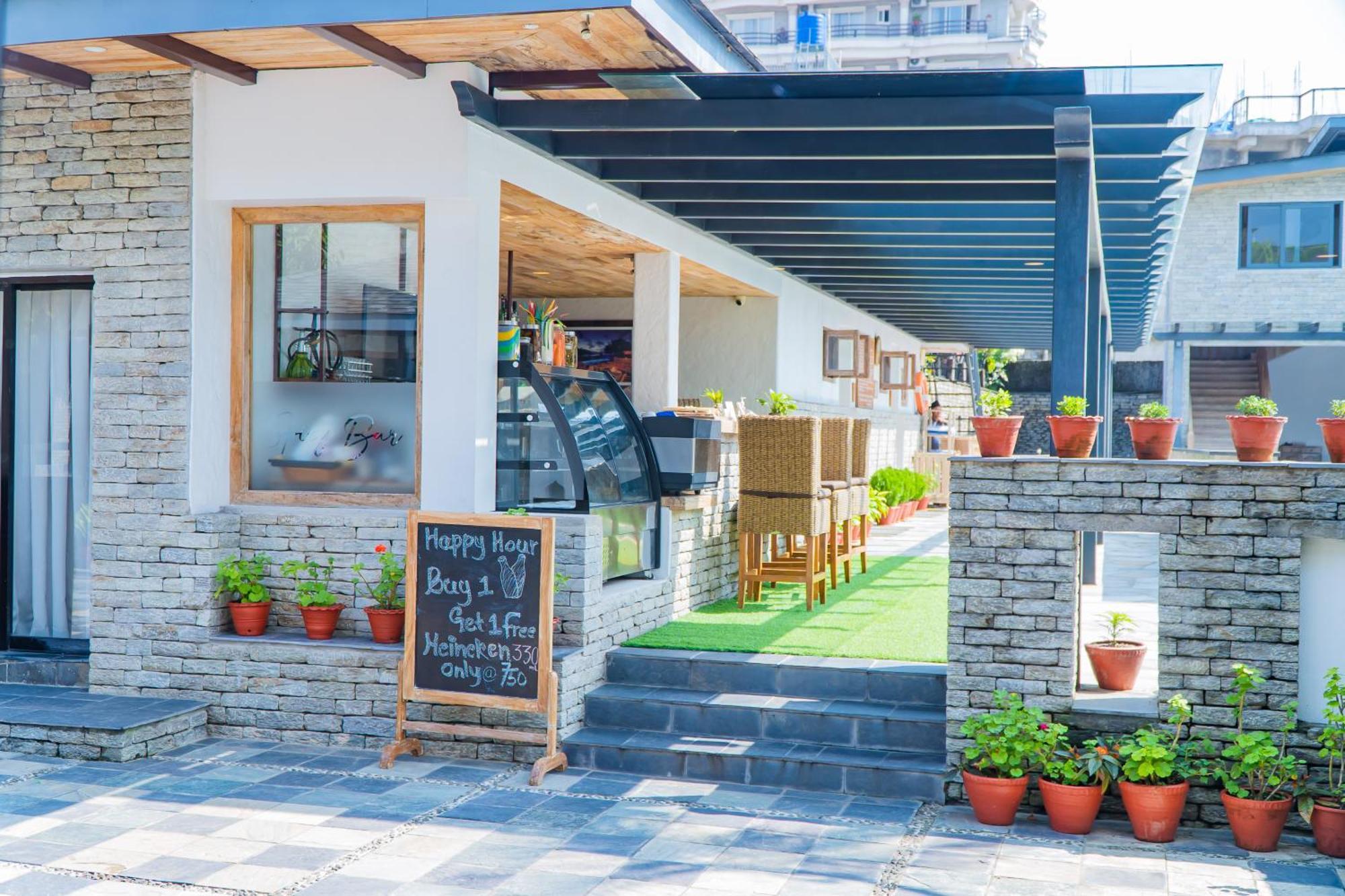 Hotel Barahi Pokhara Eksteriør bilde