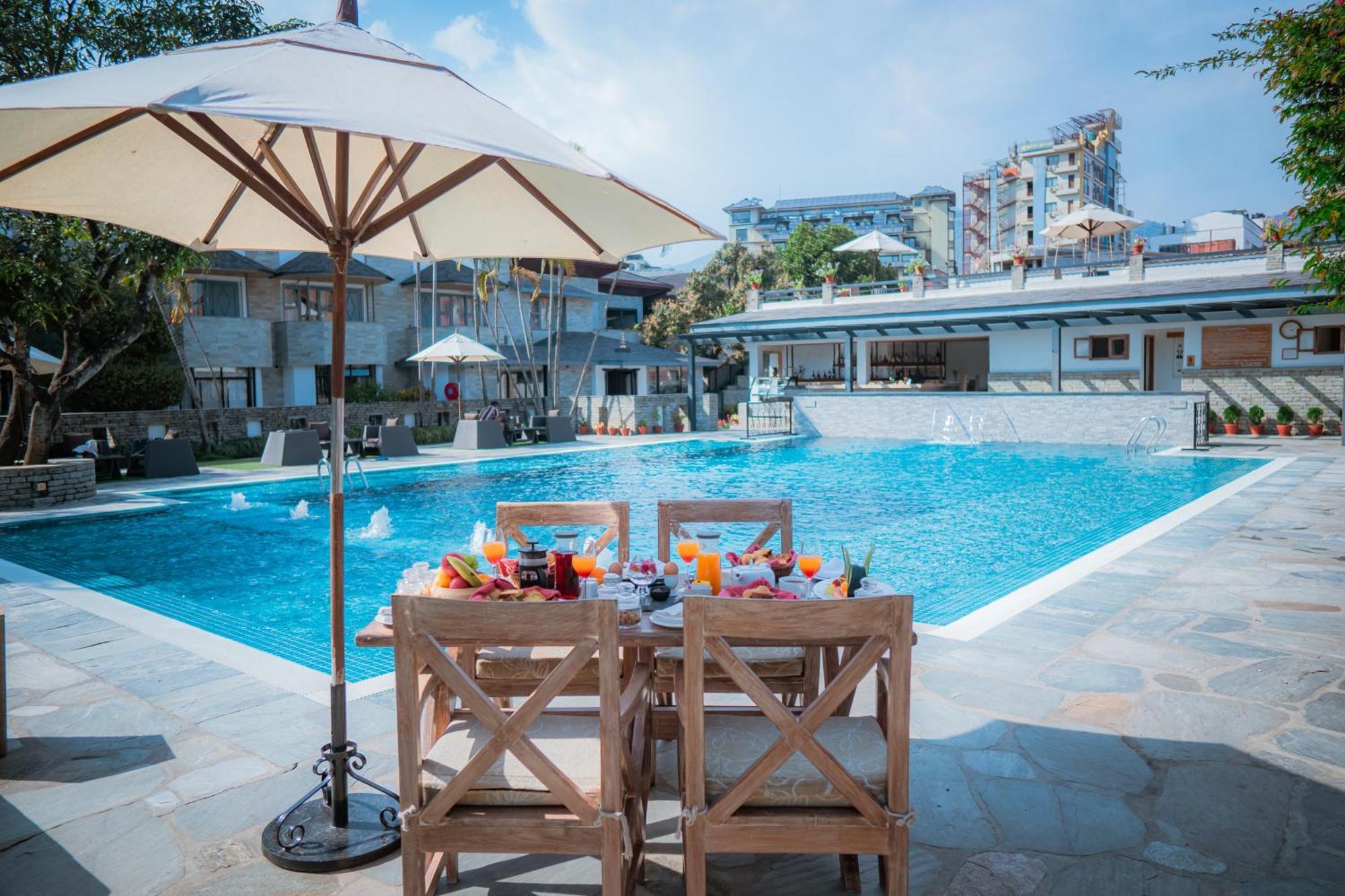 Hotel Barahi Pokhara Eksteriør bilde