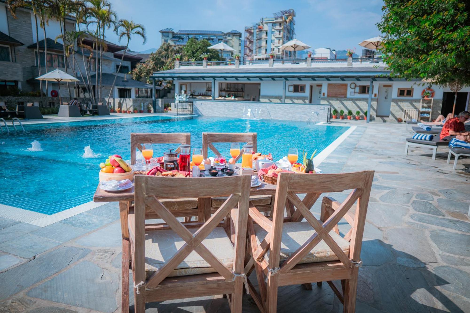 Hotel Barahi Pokhara Eksteriør bilde