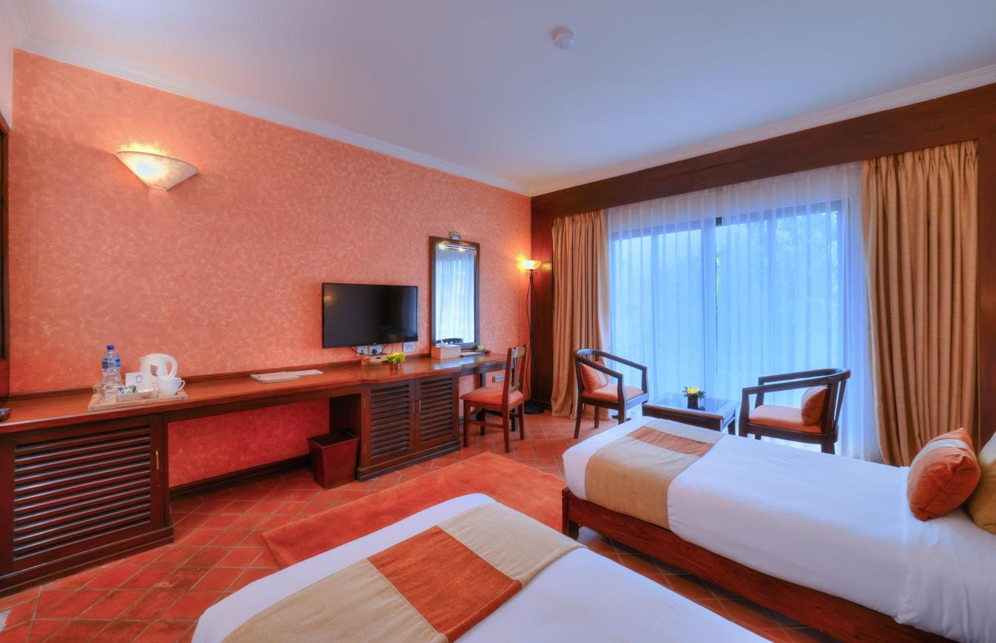 Hotel Barahi Pokhara Eksteriør bilde