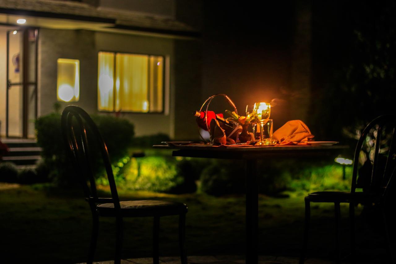 Hotel Barahi Pokhara Eksteriør bilde